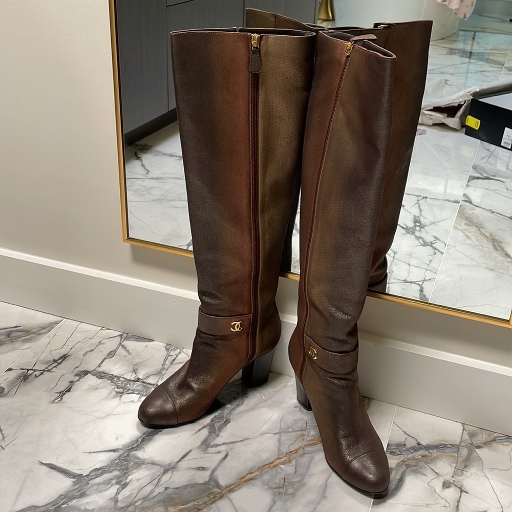 Chanel Iredecent Calfskin High Boots Gold ๐ค๐๐